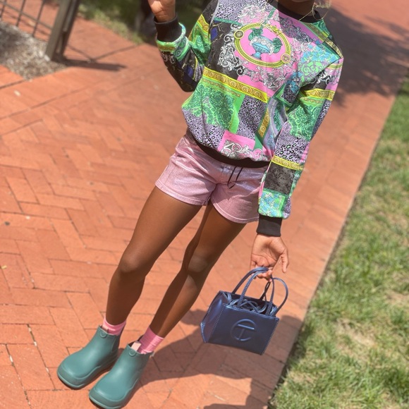 Kids Versace Sweater Worn once Authentic - Picture 3 of 3